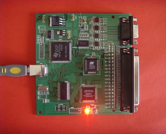 1．ADC采樣速率：?jiǎn)瓮ǖ?MSPS/通道，4通道1.5MSPS/通道；
2．ADC采樣精度：12bits；
3．ADC輸入通道：4；
4．ADC輸入形式：雙極性；
5．ADC輸入范圍：±1V，±2.5V,±5V，±10V可根據(jù)用戶需求配置；
6．DAC輸出通道：2；
7．DAC輸出精度：12bits；
8．DAC輸出形式：PWM；